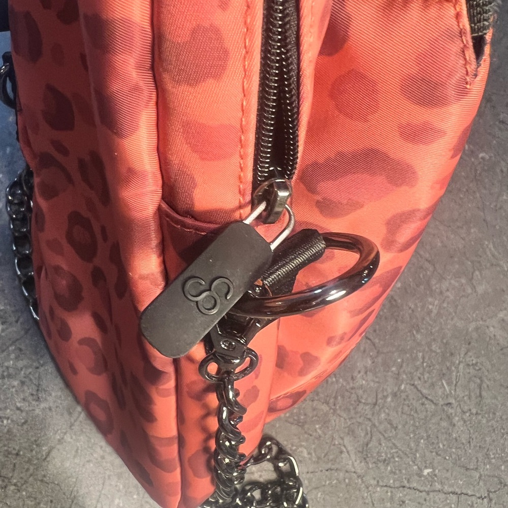 CAMP GLADIATOR Water Bottle Sling w/ Zip Up Pouch NWOT pink/coral/black leopard